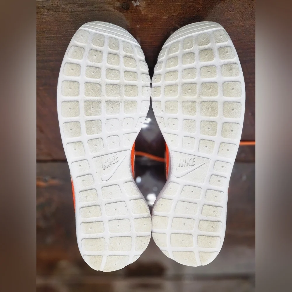 👸👟 Nike Women's 11.5 Roshe One 833928-800